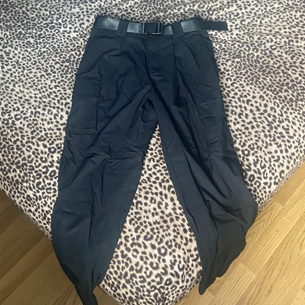 DEFROST (Size L) Black Cargo Pants